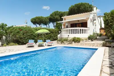 Image de -Maison avec piscine privée. Hutg-000220