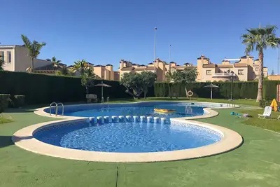 Image de Maison Quattro pour 4 personnes près du golf et de la natation, à Cabo roig, près de Torrevieja, wifi