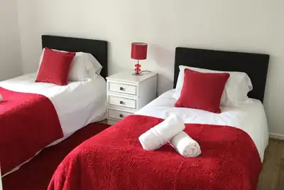 Image de Belle maison de 4 chambres près du centre ville de Basildon pour 8 personnes