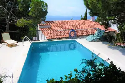Image de Profitez de vos vacances dans une grande maison avec un grand patio de 100m2 et barbecue, piscine