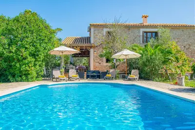 Image de Son Tresco 126 fantastique finca idéale pour les groupes, avec jardin, terrasse, ping-pong et WiFi
