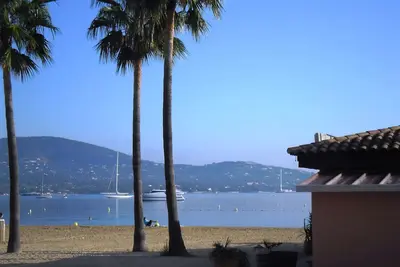 Image de Appartement pour 7 personnes avec piscine et accès direct à la plage situé à Gassin