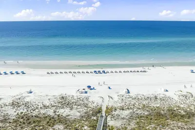Image de 206 Beach Front Delight au coeur de Destin. 2ème étage condo. Balcon privé. Destin Beach Club