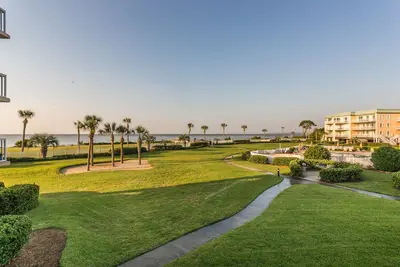 Oceanfront Condominium, beaucoup de place pour la famille et les amis!