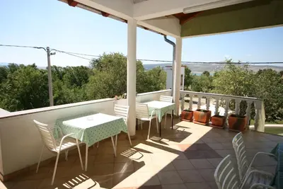Appartement de deux chambres avec la terrasse et la vue sur le mer Starigrad, Paklenica (A-6606-b)
