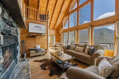 Image de Cabane en rondins isolée avec foyer près d'Asheville! Comprend Biltmore!