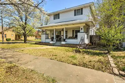 Image de Cozy Craftsman Style Home dans le centre-ville de Bartlesville