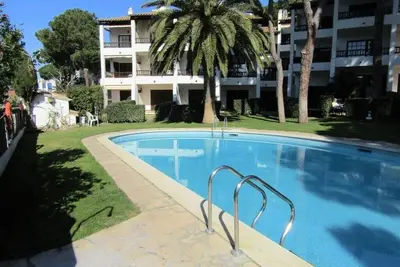Image de Magnifique appartement sur L'Escala rénové dans une belle résidence avec piscine