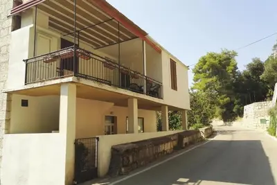 Image de Appartement de deux chambres avec la terrasse Lastovo (A-8322-a)