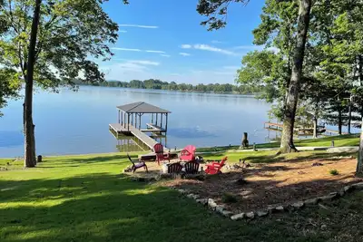 Image de Belle Maison sur le lac Weiss, \"Son 5:00 Voici\"