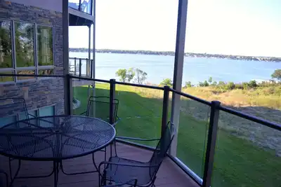 Image de Condo avec vue sur le lac à louer avec Boji Splash! ! (# 202)