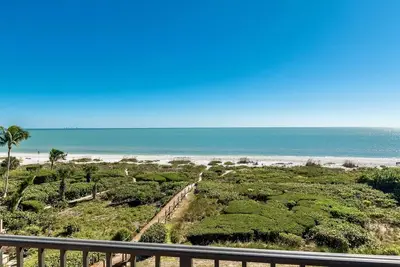 Image de Penthouse de 3 chambres face à la plage. Piscine, tennis, plage