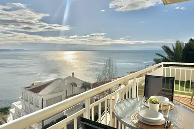 Image de 7. Magnifique vue mer et piscine communautaire