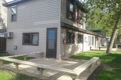 Image de Le chalet 6 est idéal pour les réunions de famille et la pêche sur le lac Osakis!