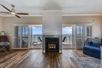 Image de Sérénité moderne | Penthouse devant le golfe | Droit de luxe sur la plage | Pass Fun gratuit