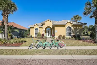 Image de Beachwalk Retreat! Tout Est Neuf! Super maison familiale! Golf Gratuit, croisière avec les dauphins et plus encore!