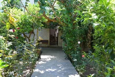 Image de Villa Flora, 3 chambres, 2 salles de bains, salon, 12 min en voiture du centre de La Canée