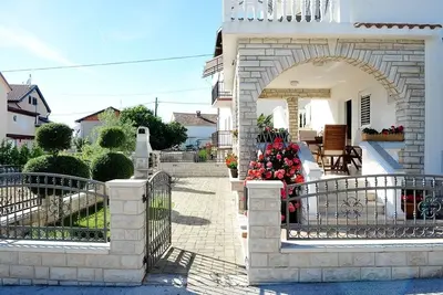 Image de Garçonnière avec le balcon et la vue sur le mer Sukosan (Zadar) (As-6131-a)