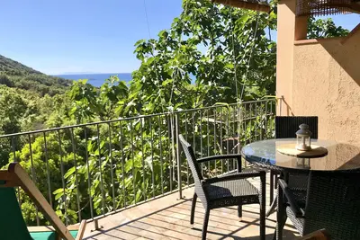 Image de Villa à Peri Trilocale 2 chambres et une terrasse surplombant la mer