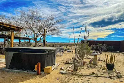 Image de Super endroit pour se détendre après une journée à explorer Joshua Tree Park. Grande cuisine.