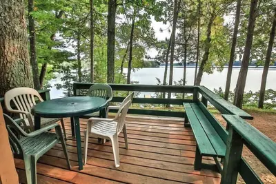 Image de Cottage 1 - Hiller's Pine Haven au lever du soleil avec vue sur West Bay!