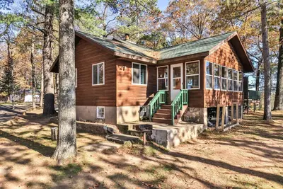 Image de Cottage 8 - Hiller's Pine Haven - Surplombant notre plage!