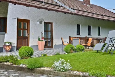 Image de Appartement confortable pour 2-4 personnes avec pelouse et barbecue