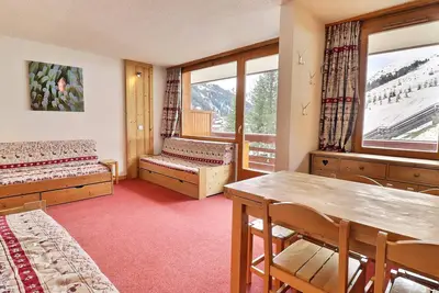 Image de Studio charmant, lumineux, skis aux pieds