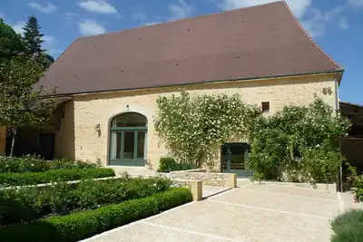 Image de Grange en pierre magnifiquement aménagée près de Daglan, Périgord Noir