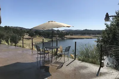 Image de Lac avant avec rampe de lancement privé