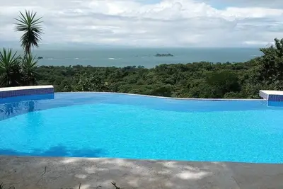 Image de Aracari. . . . Vues panoramiques sur l'océan et la jungle, Queue de baleine, Piscine, A / C. . . . . 5 étoiles!