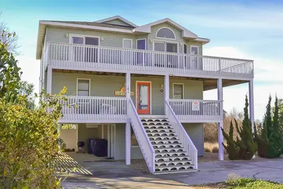 Image de D3905 Flip Flop Inn. Cour avec piscine, bain à remous, bien entretenu, WiFi, linge de maison