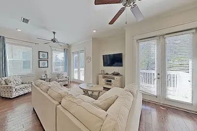 Image de \"Mint Julep\" à Prominence - 3 Br / 2. 5 Ba - 9 couchages - Chariot De Golf 6 Places Inclus Avec La Location!