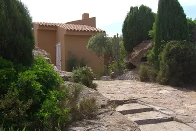 Studio B & B dans une villa pour deux familles avec jardin et parking