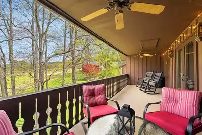 Image de Paradis des golfeurs et à proximité de Rocky Top Sports-Mountain et Fairway Vues