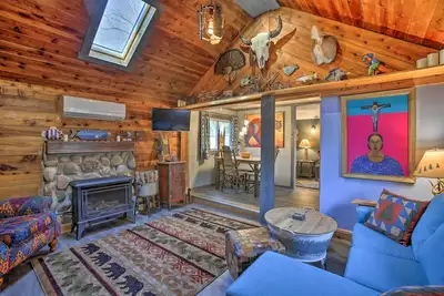 Image de Nouveau! «Clever Bear Cabin» - Marchez jusqu'au lac Higgins!
