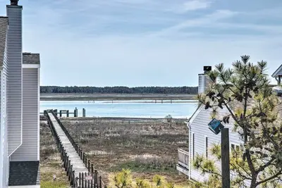 Image de Chincoteague Townhome w / Pony Views depuis le pont!