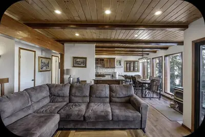 Image de Superior 2 Bedroom 2. 5 Bath Ski à Ski Out avec de superbes vues