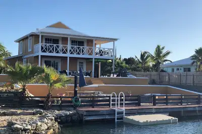Image de Villa au bord de l'eau, piscine privée et kayaks