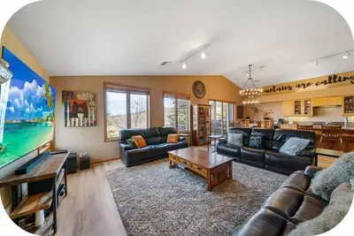 Image de Luxe 5 chambres 4 salles de bain Townhome avec 5 étoiles