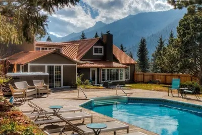 Image de Luxurious Mountain Home @ base de Pikes Peak -Xl bain Ă remous avec vue panoramique sur mtn