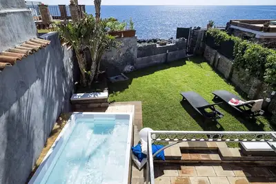 Image de Villa with Jacuzzi, direct access to the sea, Santa Tecla, Sicily