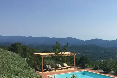 Villa privée de luxe avec piscine de 15mx6m. Cadre privé avec vue panoramique