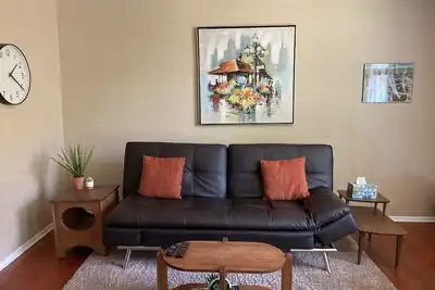 Image de Appartement privé au rez-de-chaussée près du parc Manito, du centre-ville et du Sacré-Cœur