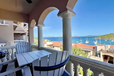 Image de Livin 'the Dream Studio @ Grande Bay, studio au bord de l'eau à Cruz Bay!