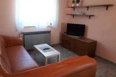 Image de Appartement de deux chambres avec la terrasse Valbandon, Fazana (A-15386-c)