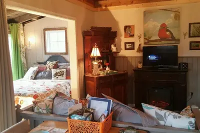 Image de Intime, Cottage Secluded Dans North Georgia Mtn. Bienvenue à la maison.