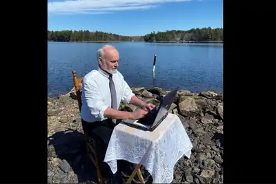 Image de 32% De Rabais Fin De Saison! Pawtuckaway Lakefront: Feuillage d'automne, Feuillage