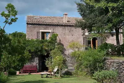 Typical country villa for families near Etna, Sicily