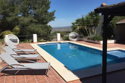 Image de Superb, quiet property with private swimming pool (no neighbors) + various games